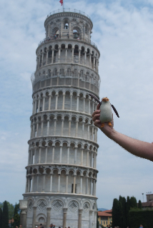 Rico leaning on the leaning tower