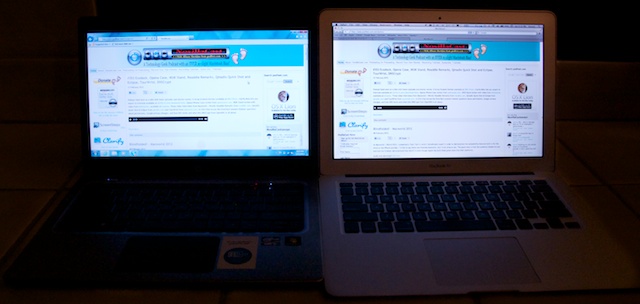 two laptops showing how much less you can see onscreen with the HP Folio 13 than the Macbook Air