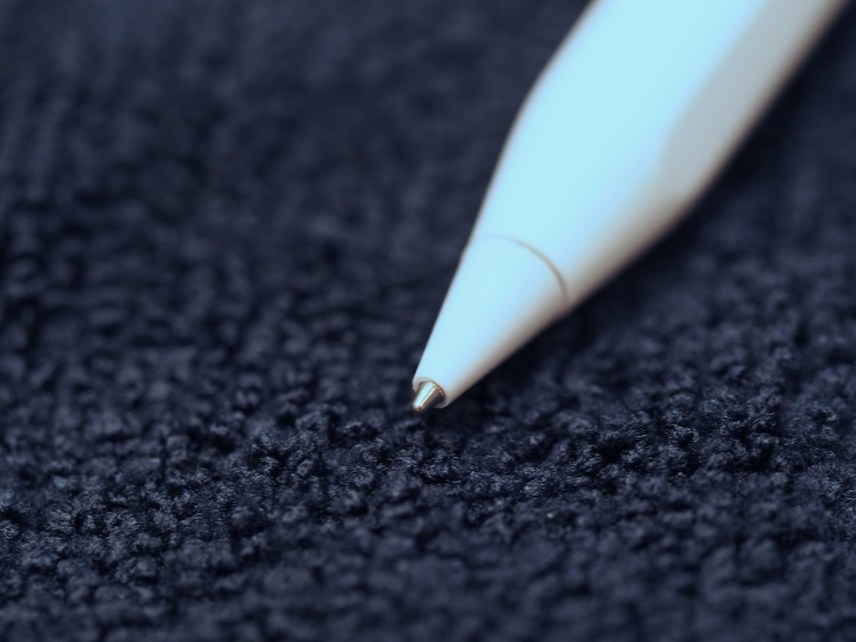 Apple Pencil Ball Point Tip. Where the normal tip was rounded, this has embedded in it a silver, sharp looking point