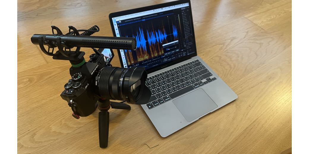 My new setup for videos: OM-5 Camera in webcam mode, Mackie EM-98MS microphone, and M1 MacBook Air.